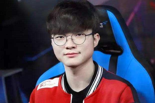 屡拔得头筹 屡拔得头筹